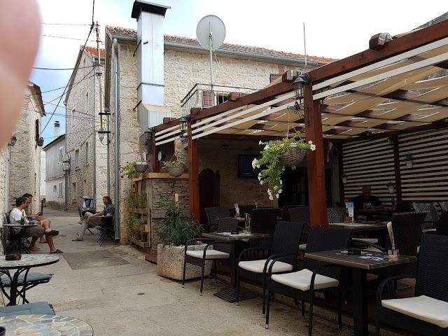 Caffe & Bistro PINJUR